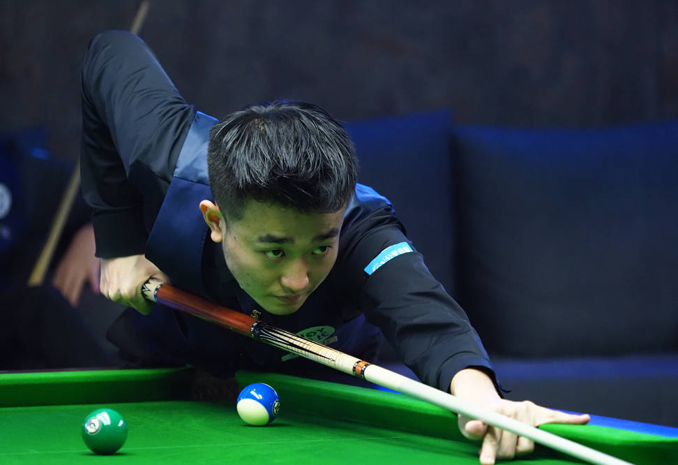 奥尔莫将球 奥尔莫将球